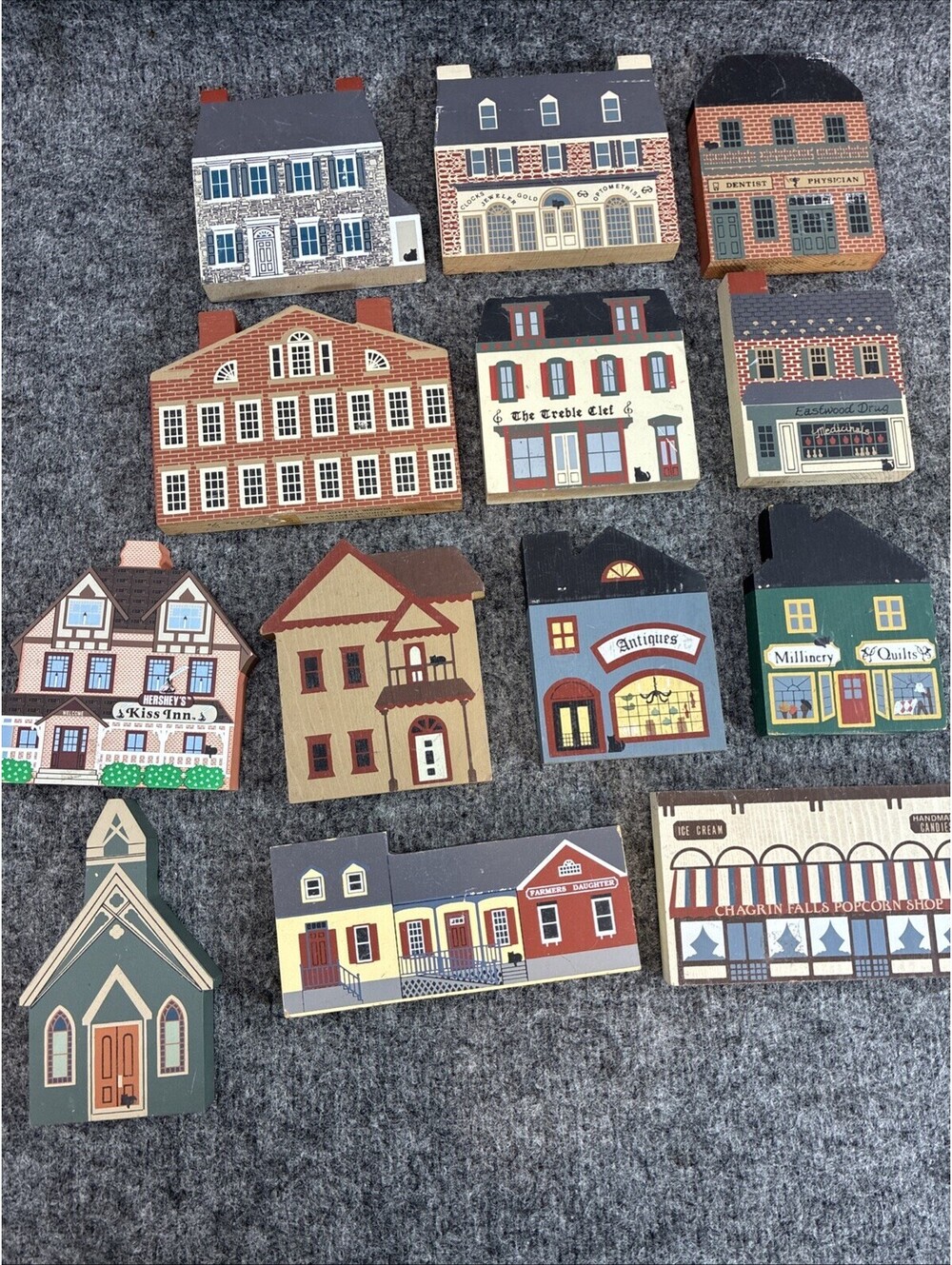 Lot of 12 Pieces The Cat's Meow Village From Different Series/ Year 80s 90s